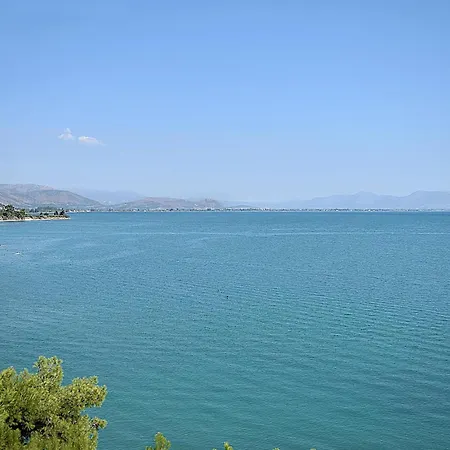 Schoene Mit Meerblick In Kiveri